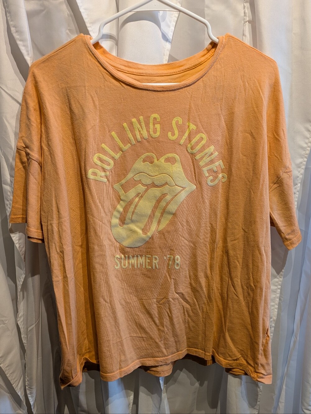 17 American Eagle Oversized Rolling Stones Graphic Tee Peach Orange Size XL